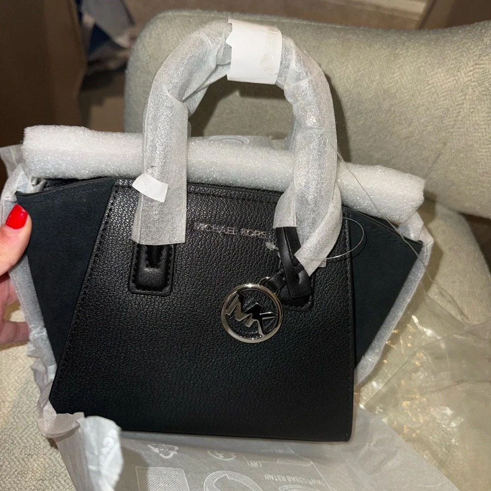 Michael Kors Black XSMALL AVRIL